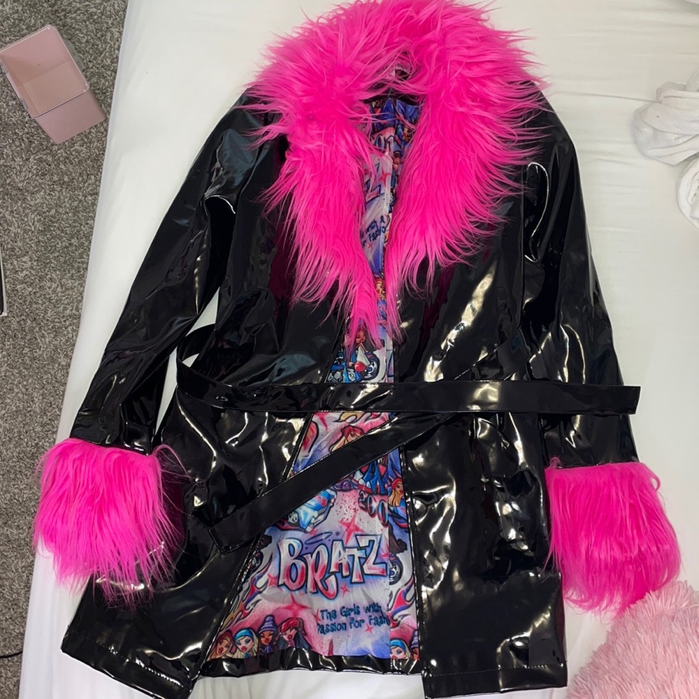 Dollskill Bratz coat Small💕